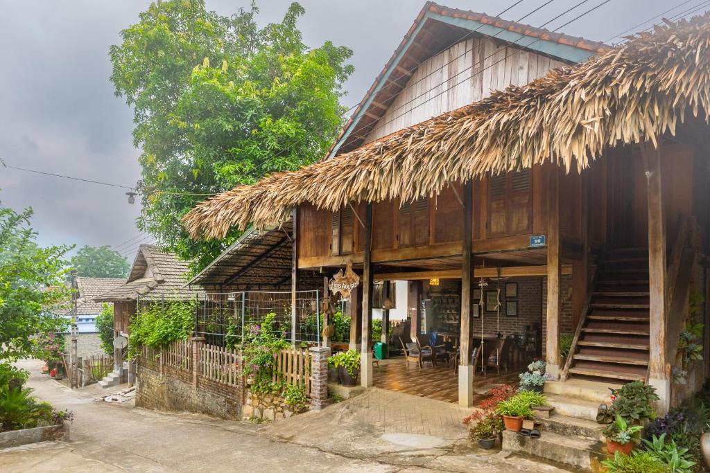 Lim’s House Homestay Bản Lác