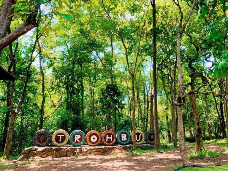 Troh Bư’s Bungalows