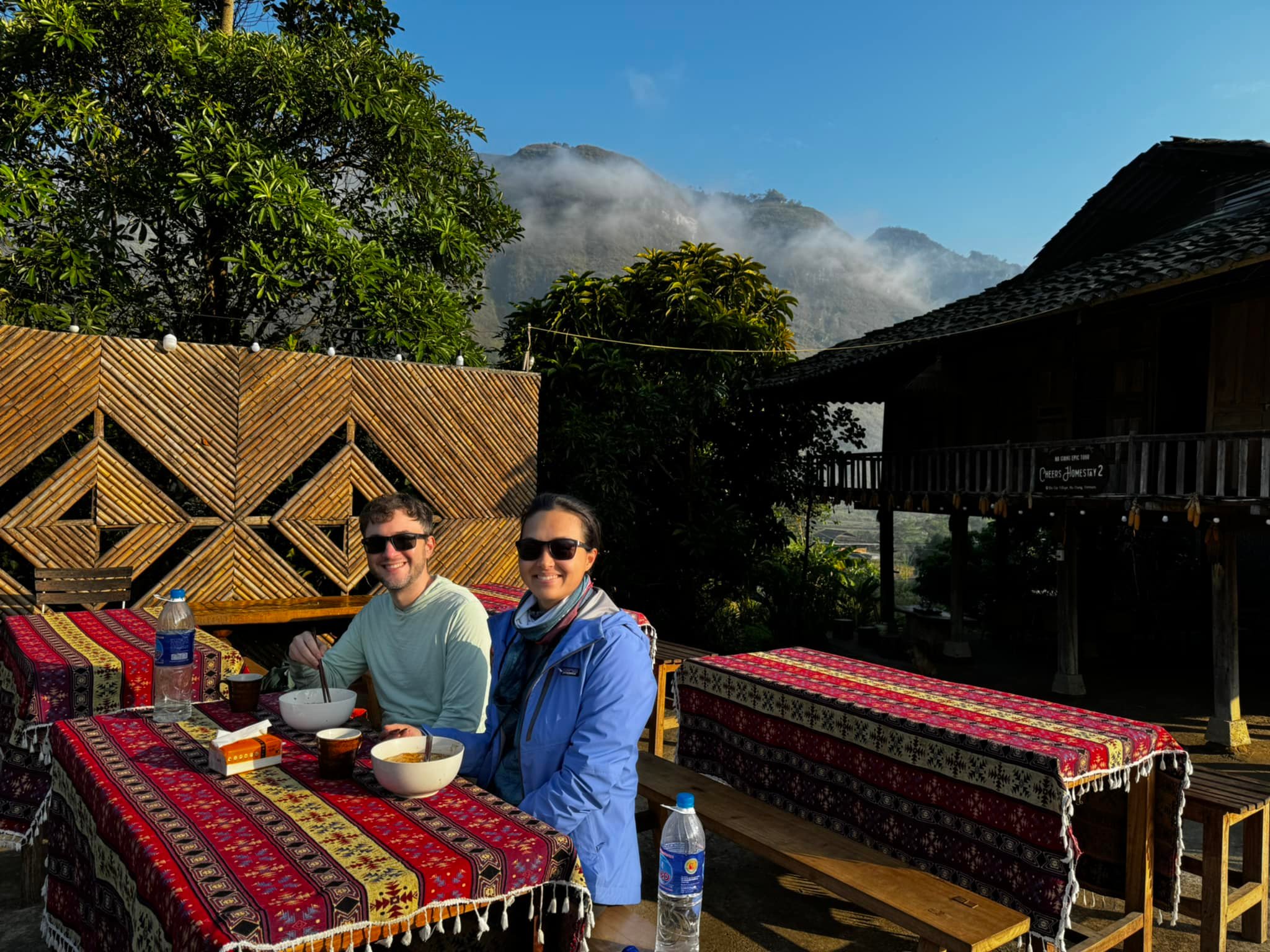 Cheers Homestay Du Già Yên Minh