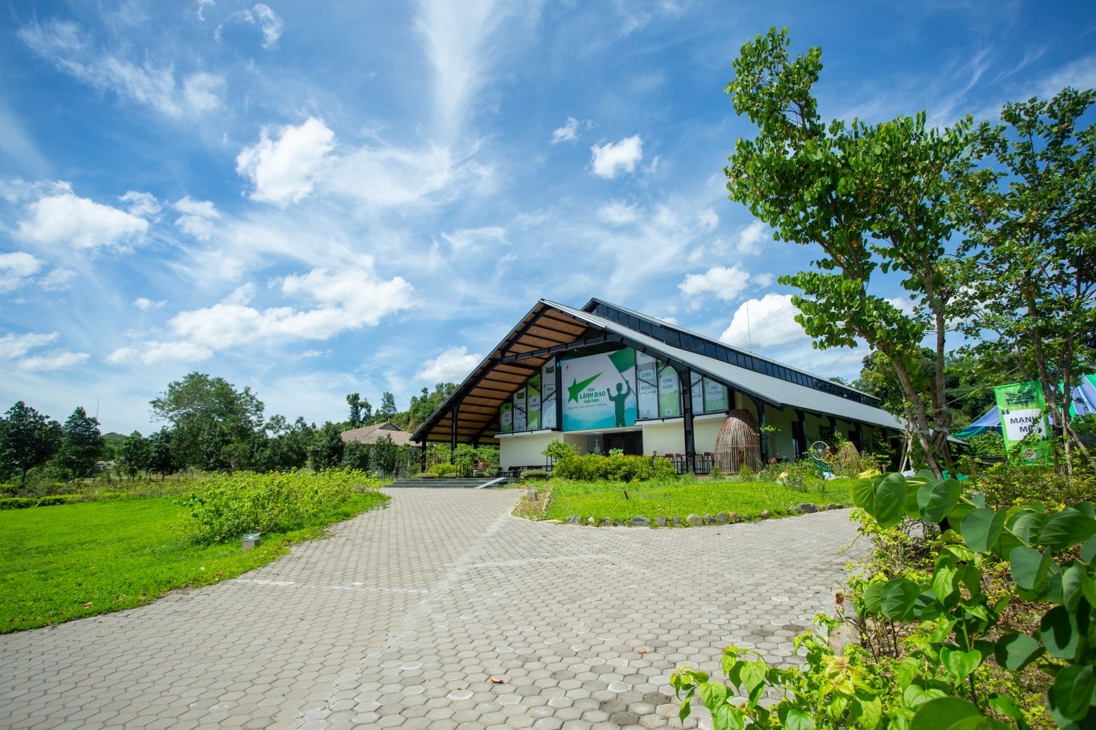 An Lạc Eco Farm and Hot Spring