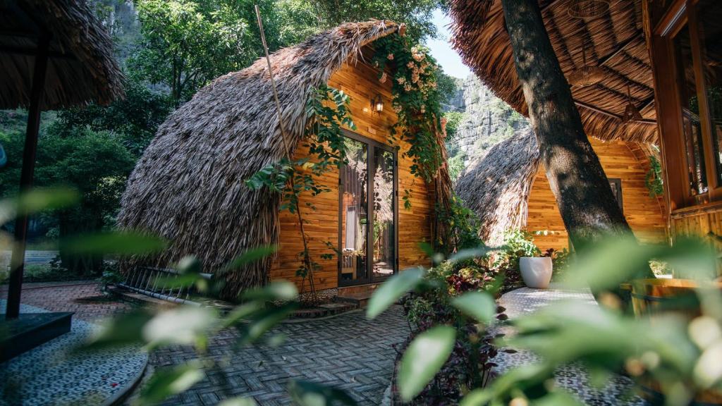 Hang Mua Ecolodge