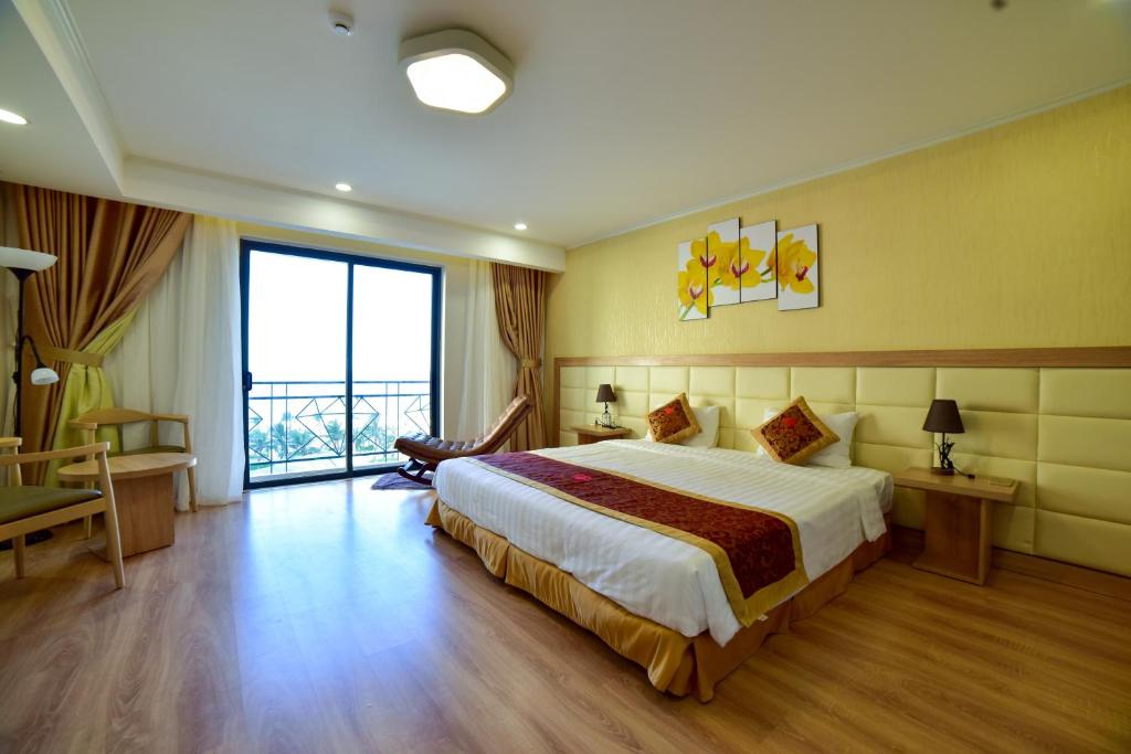 RUBY Homestay, Motel
