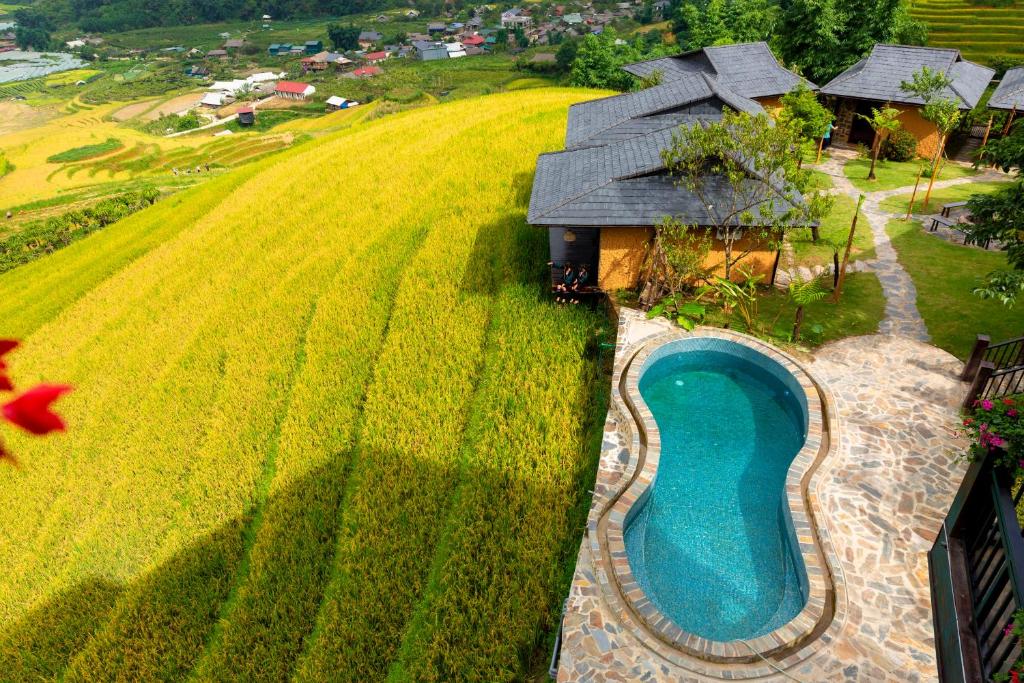 Black Ship – Veshia Homestay