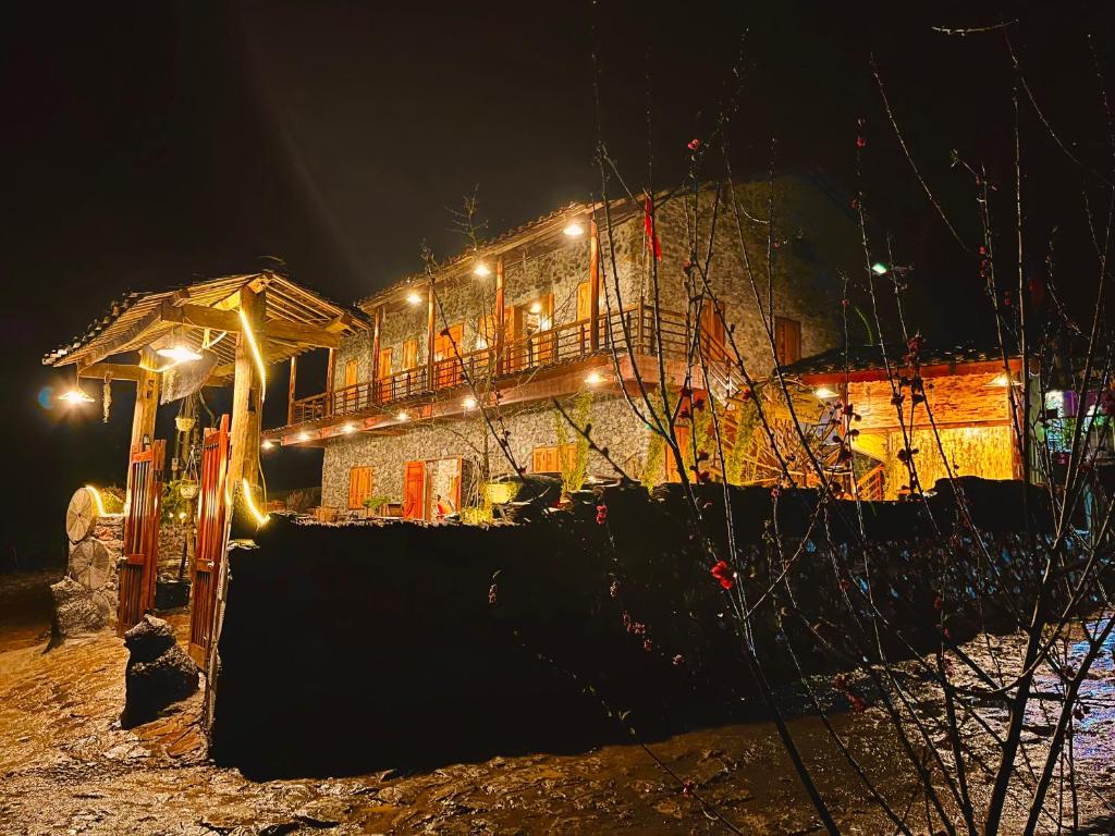Tày Homestay Thác Bản Giốc