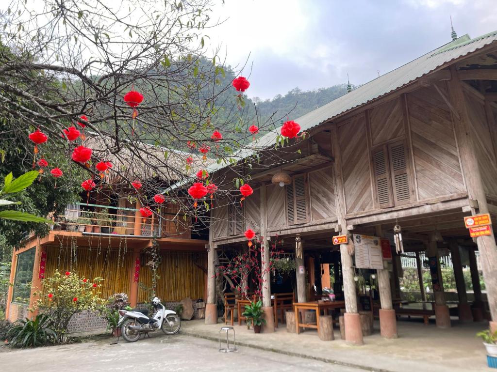 Sánh Thuấn Homestay Đà Bắc