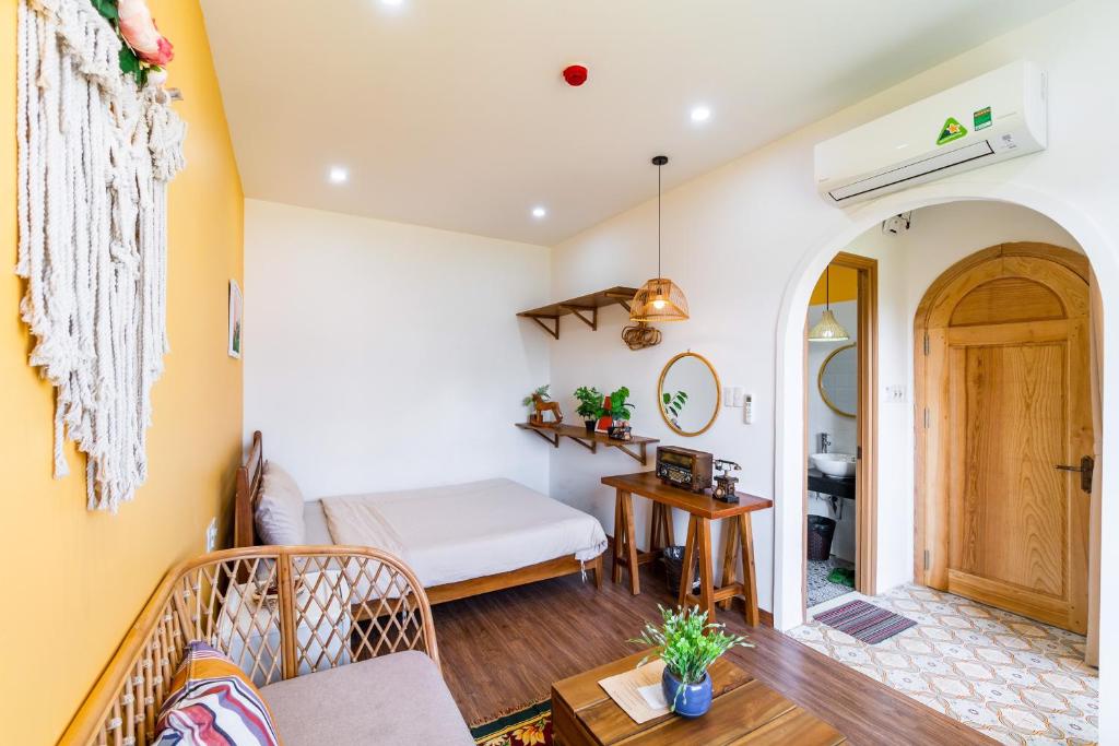 Nắng House Homestay