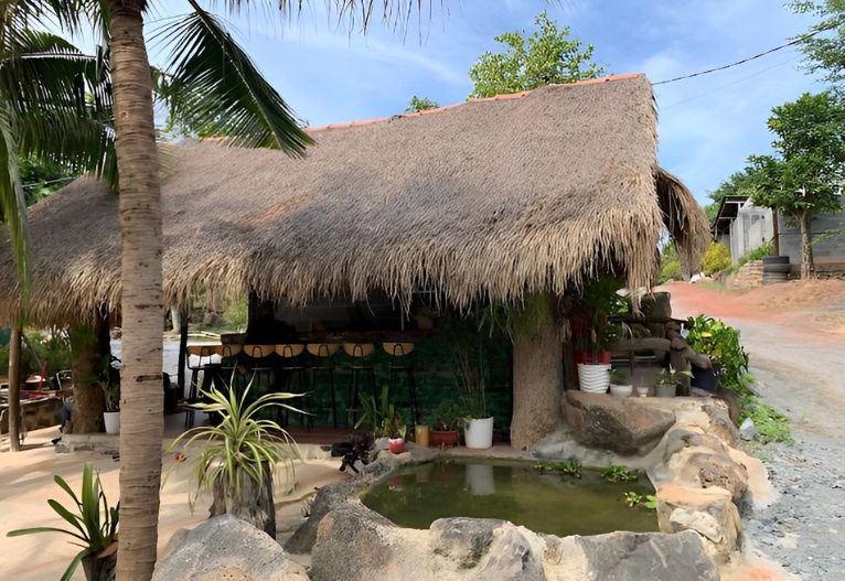 Út Thái Homestay