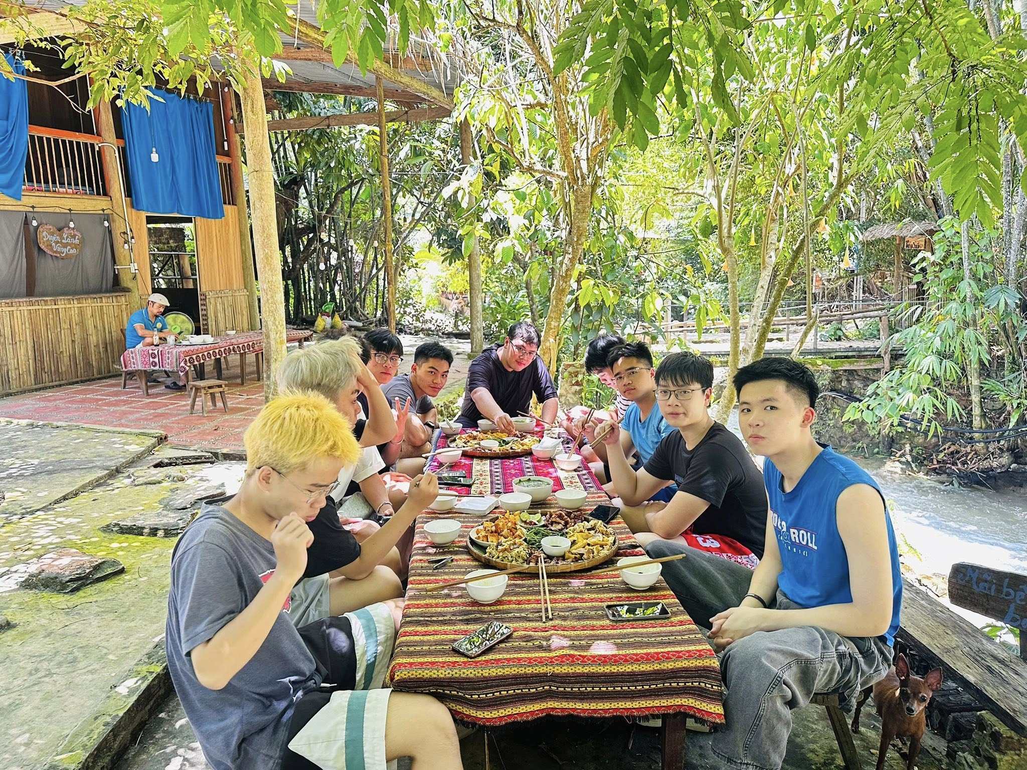 Homestay Tiếng Suối